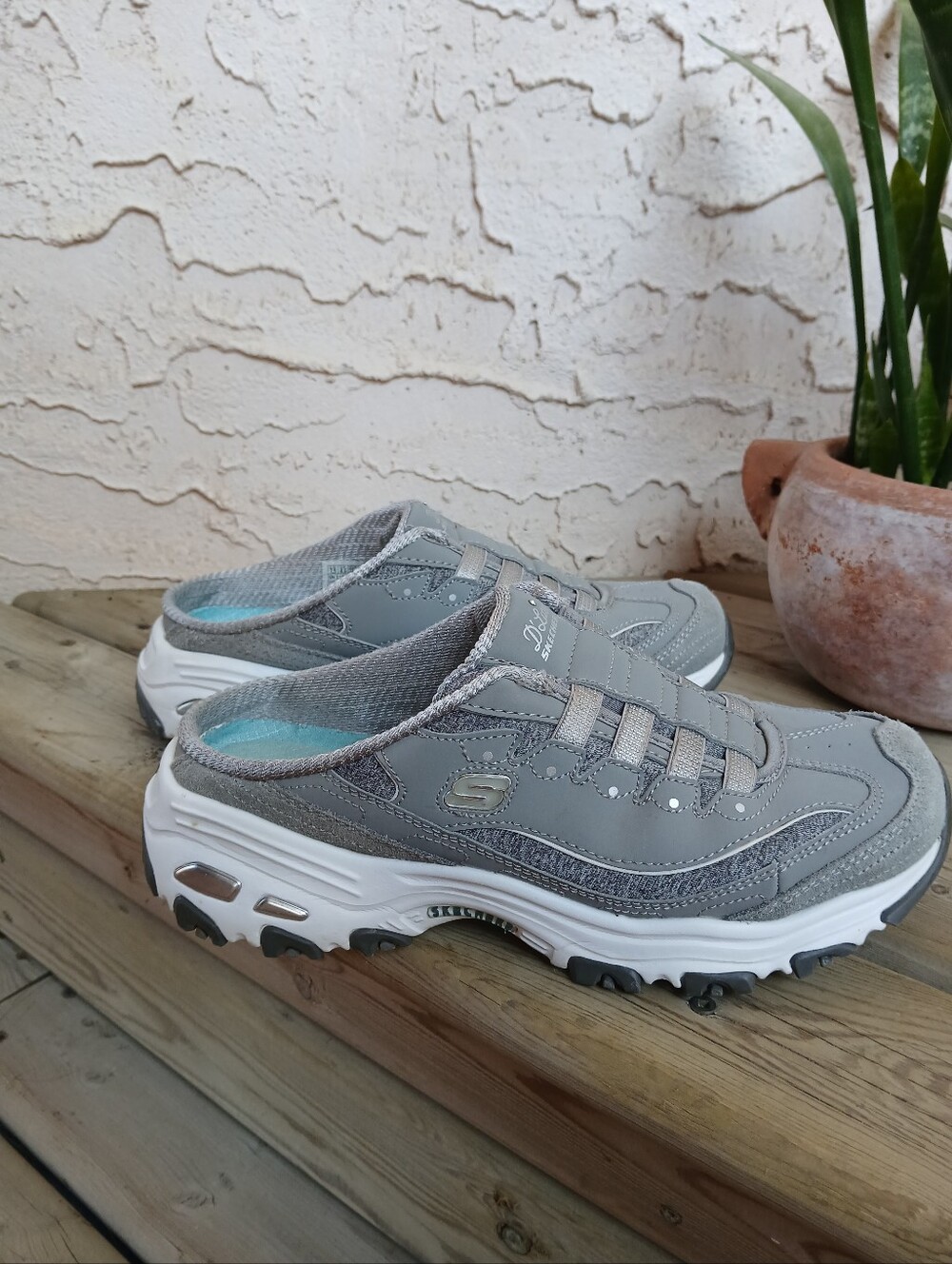 Skechers D'Lights Slip on Mule Running Walking Shoes Women Size 7.5 Grey